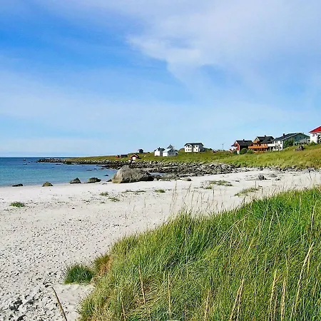 Three-bedroom Holiday In Fredvang Holiday home